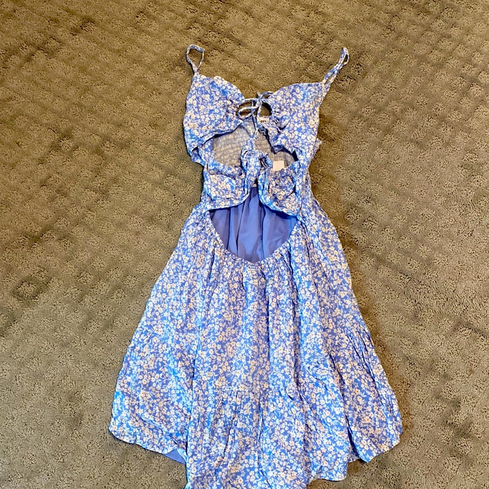 Light blue and white short floral dress